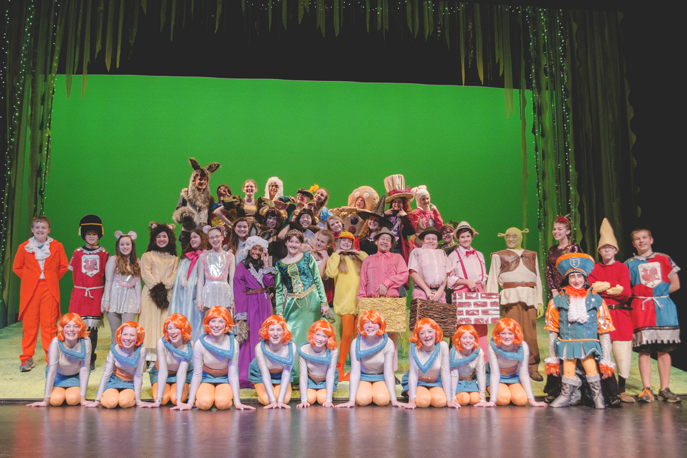 That's my dancing mouse, middle row, third from the left. She also play Little Fiona.
